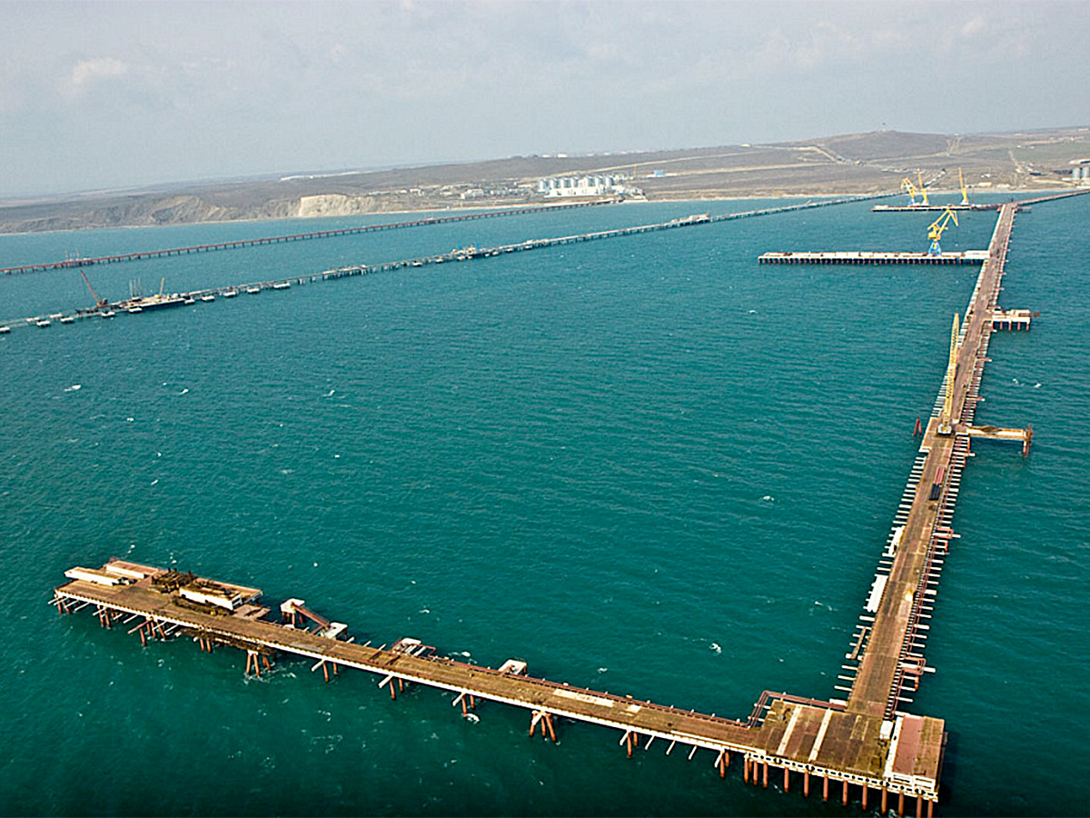 В строящемся Таманском порту частный инвестор углубит дно на 30,5 миллионов кубометров